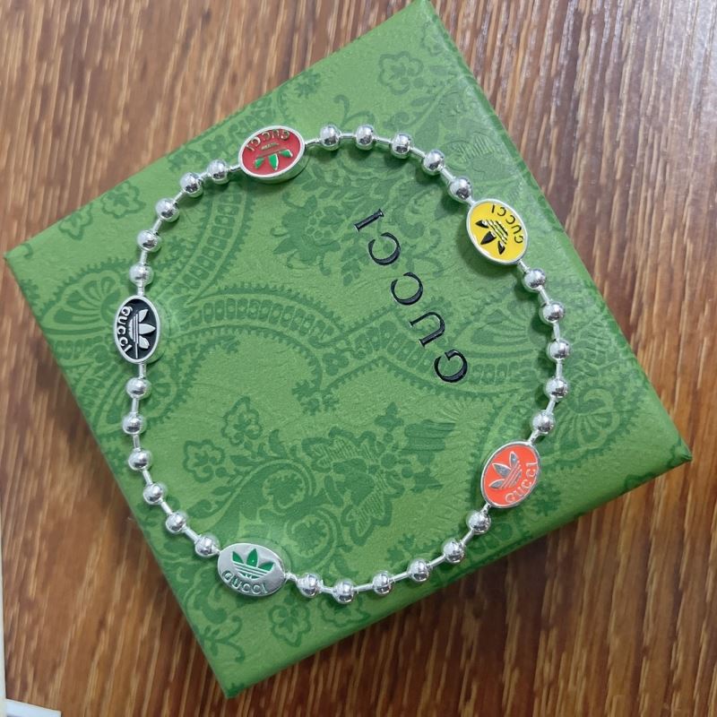 G*u*i bracelets